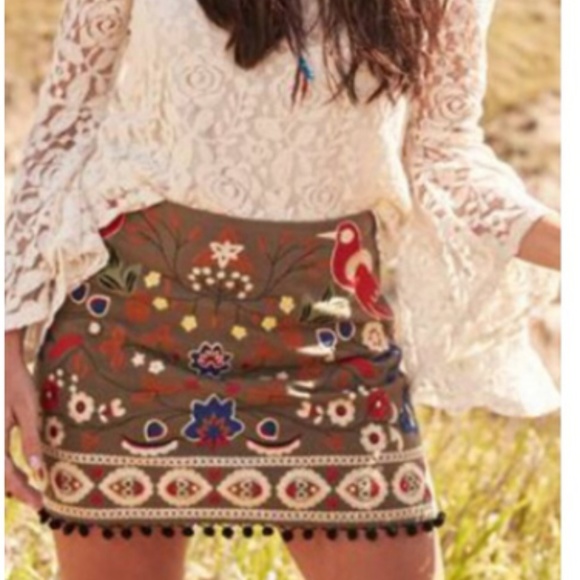 NWT ANTHROPOLOGIE BOHO EMBROIDERED MINI SKIRT XS M - Picture 3 of 14